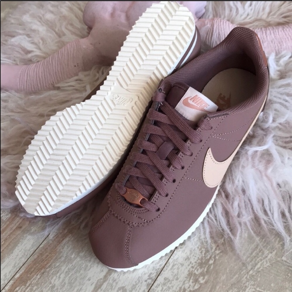 NWT Nike Cortez Classic Leather - Picture 8 of 8